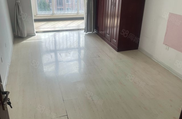 宏泰美树3室2厅136.31㎡70万二手房图片