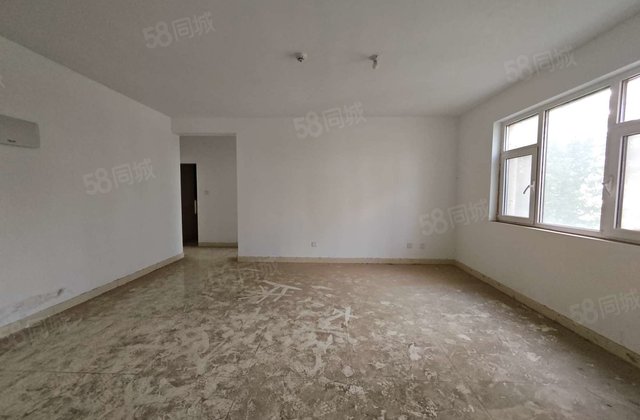 单价    多 金柱绿城 商品房 134.55平 随时看房