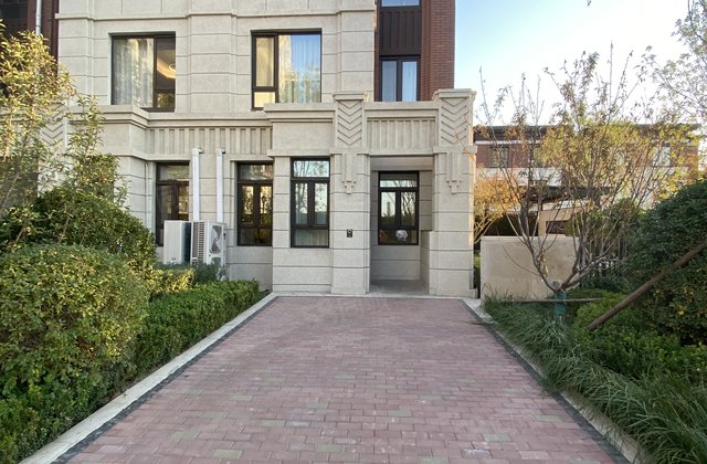 团泊湖庭院 237平纯独栋,小院面积260多平团泊温泉酒店旁