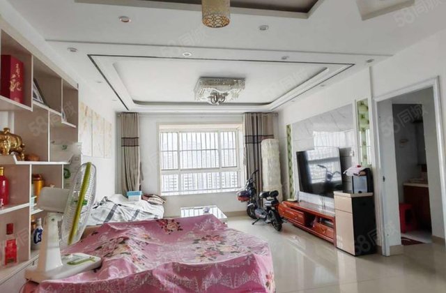 翡翠城精装修，电梯房，123平东边户中间层，带车位，价好谈，