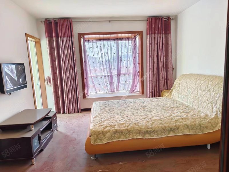 官南大道 康乐茶城旁 玫瑰湾161平电梯五房 中央水景位置