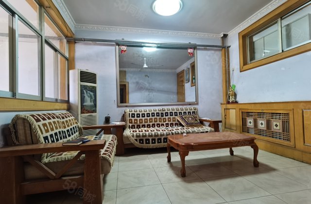 市中心！铁塔附近！中通客车厂家属院！三室两厅！