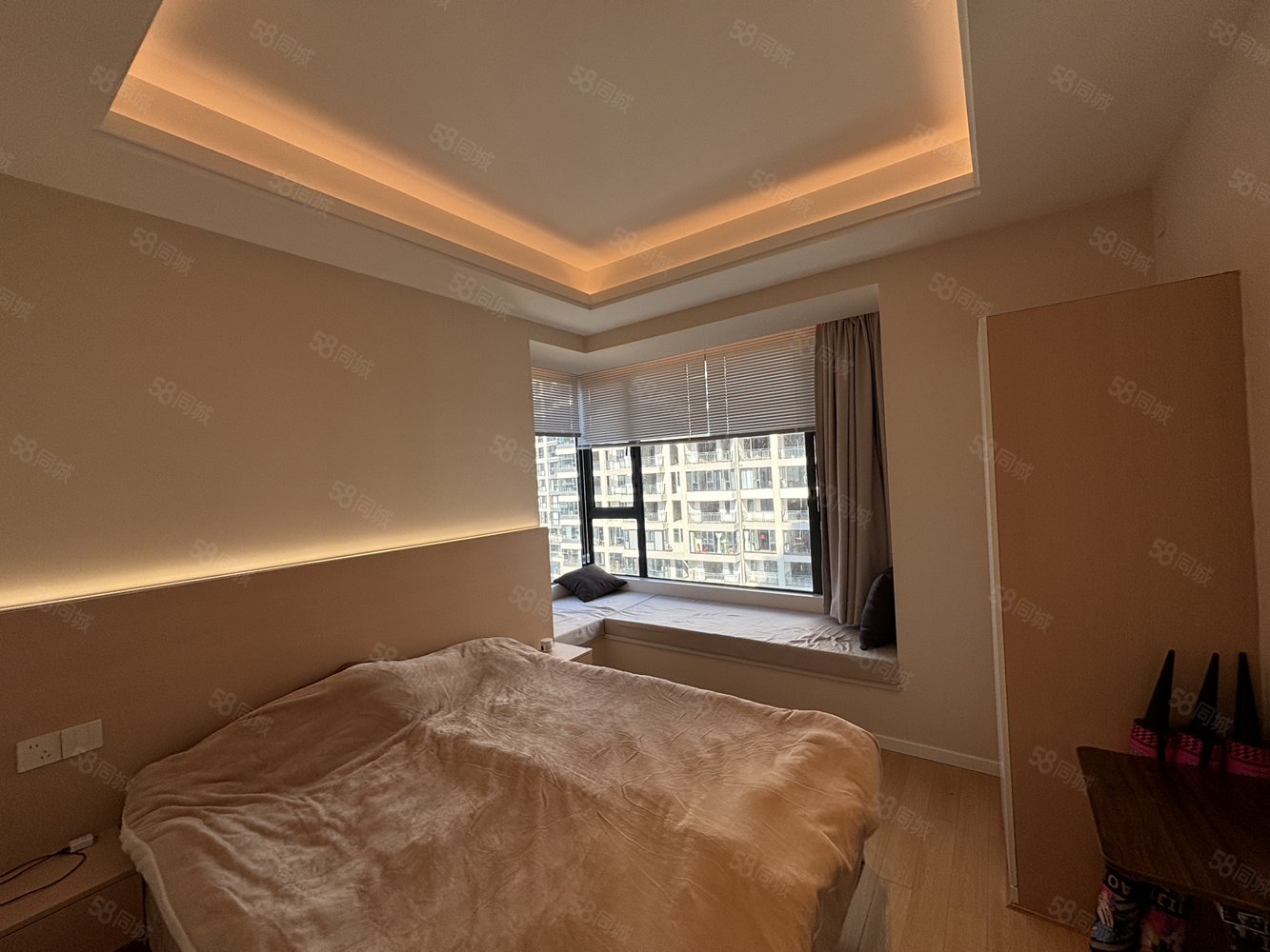 德和领秀广场4室2厅2卫140㎡南北173万