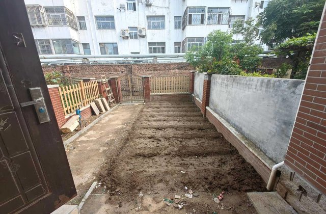 湖边大别墅急售 给钱就卖