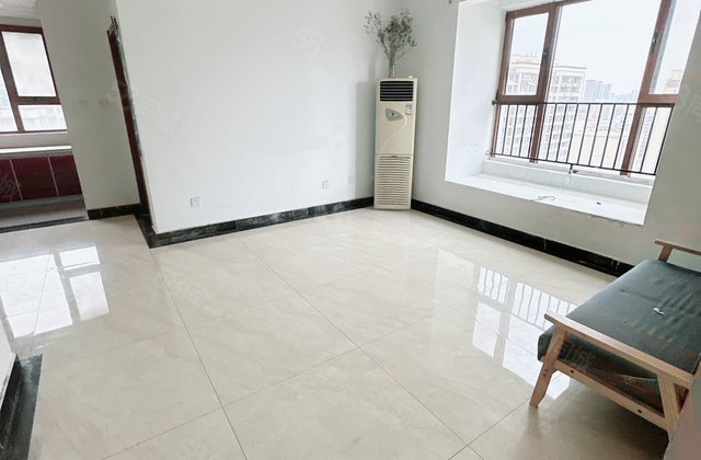 文轩 八中 闸口附近 东关国际 商品房 好楼层 带车位储藏室