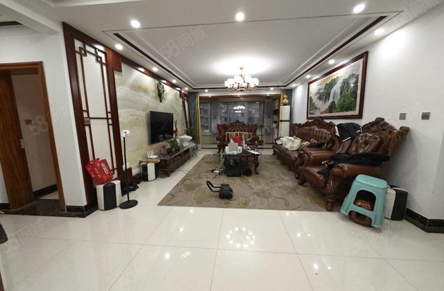 公安局家属院 东区 精装179平方大三室 带车位储 免大税