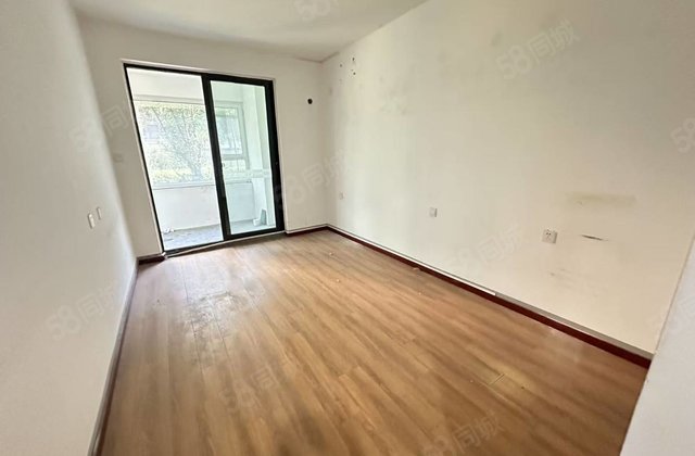 急售，送车位储藏室，双阳台，双卫生间，水岸花语，莲湖新城