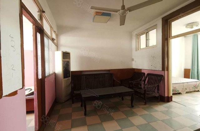 东昌湖西邻 名人苑 80平 二楼 三室两厅 50万 免大税