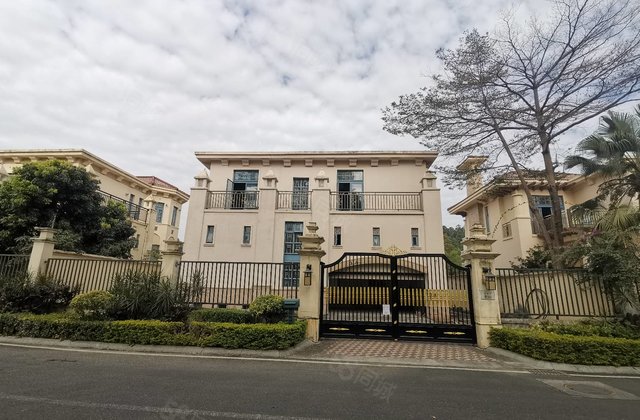 观澜湖翡翠湾(别墅)6室3厅6卫198㎡南北1800万