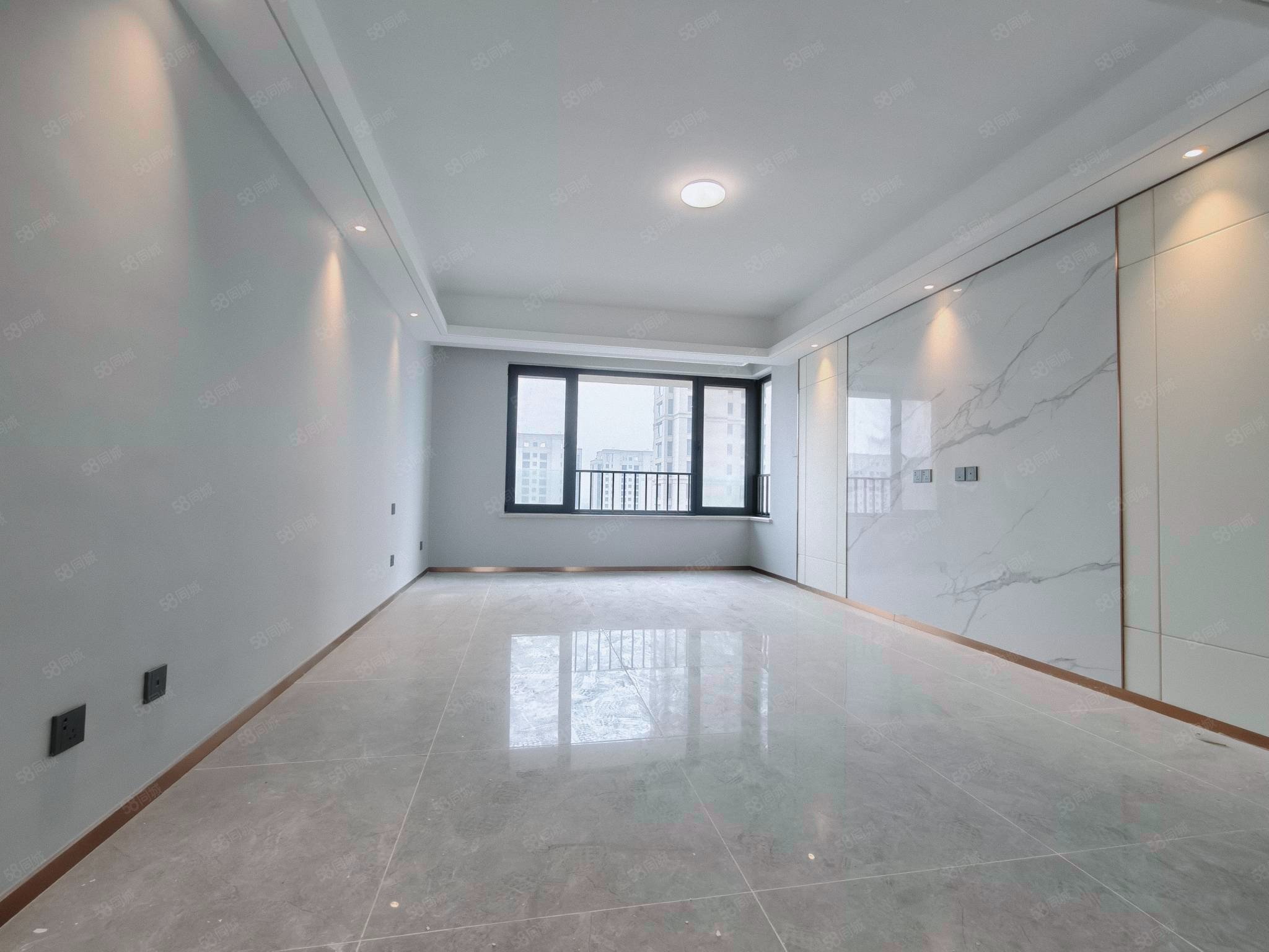 三湘印象森林海尚城3室2厅1卫118㎡南北112万