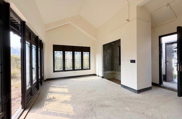 云上旅游度假区3室2厅107.21㎡188万二手房图片