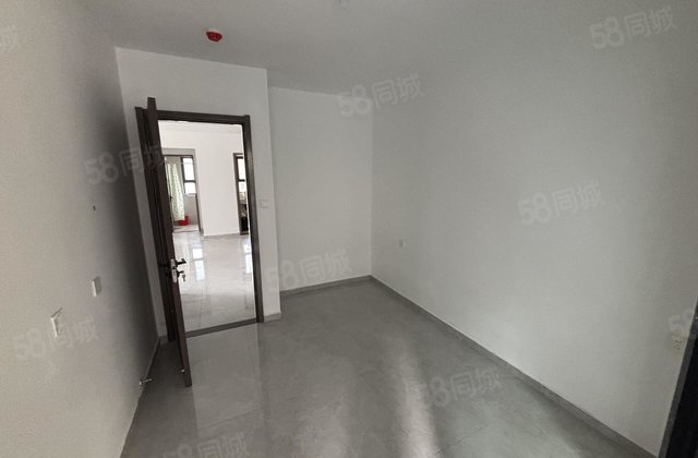 新出财干路电梯，理想城，水城印象，星汇，澜庭嘉苑，朗悦府