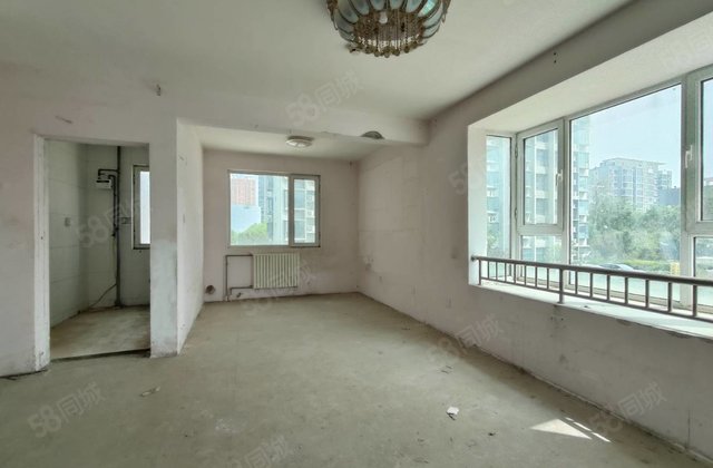 香江对面 中通领郡城 站北花园附近 铁路小区水城雅居电梯房