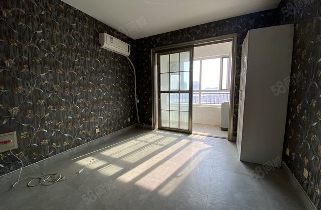 金柱绿城 楼龄新 装修好 商品住宅 楼层好 医疗配套成熟