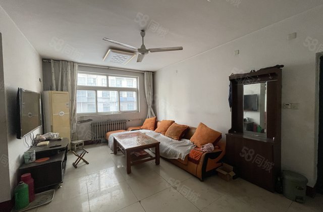 香岸雅居 带有储藏室 可以随时看房 家具家电齐全！