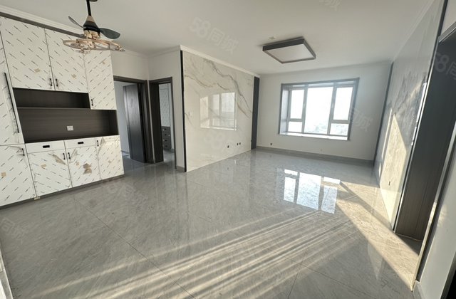 急售金柱水城悦府 次新房 未住  双卫 精装修 带车位地下室