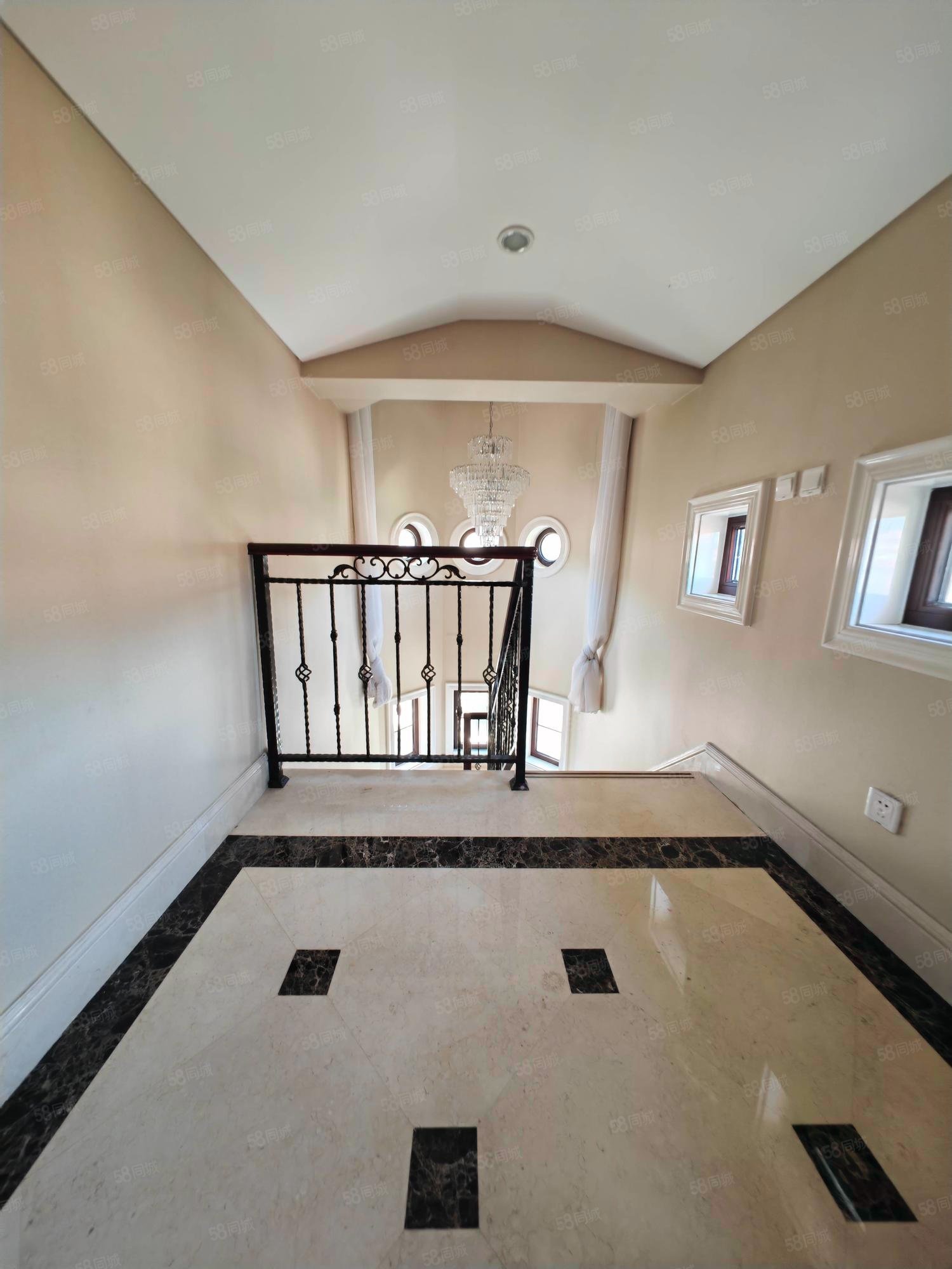 天恒別墅山6室3廳5衛(wèi)198㎡南北950萬(wàn)