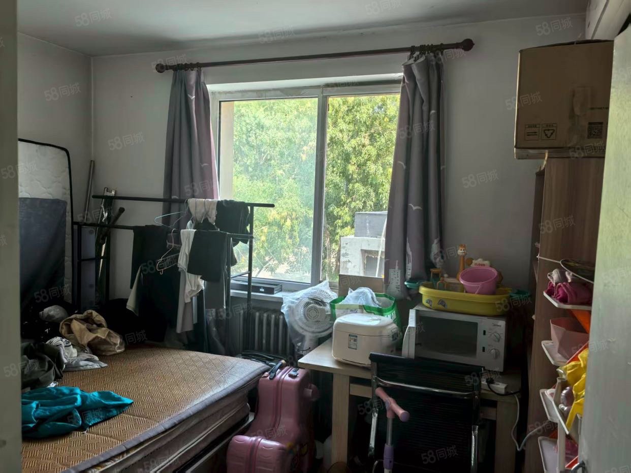 玉橋東路38號院2室1廳1衛(wèi)69.5㎡南北198萬