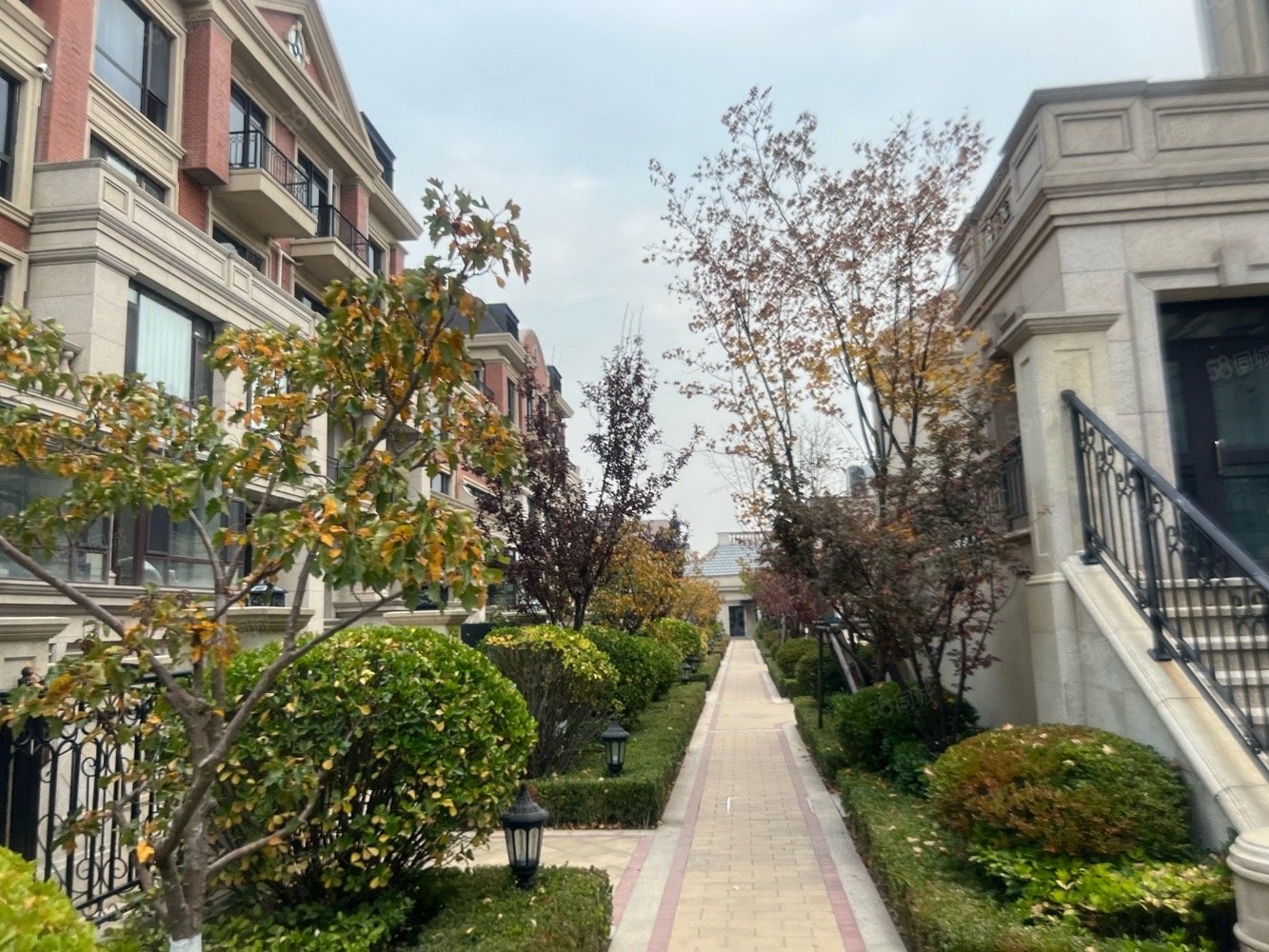 万科八栋墅2跃3层清水电梯小区中心特价秒杀