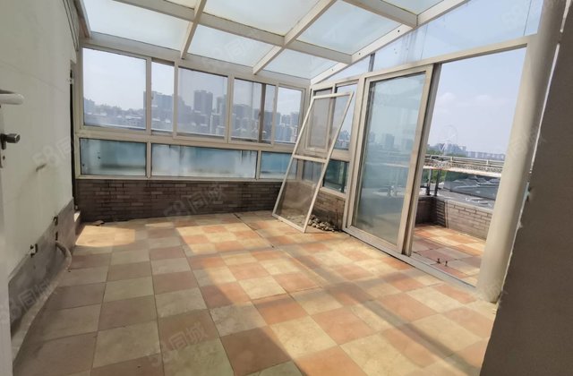 山水文园电梯洋房 带阳光房 露台，南北通透 视野好   方便