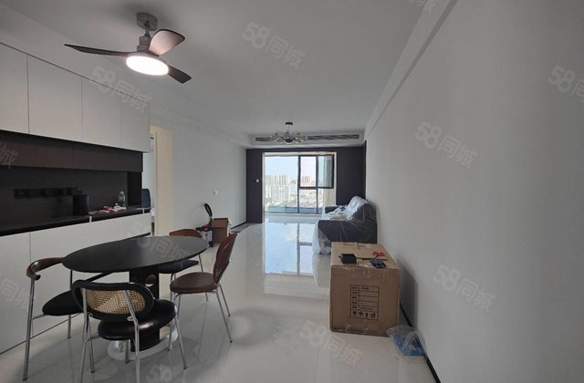 建设路花园路亿丰超市旁 云麓九里 精装三室中央空调 新房未住