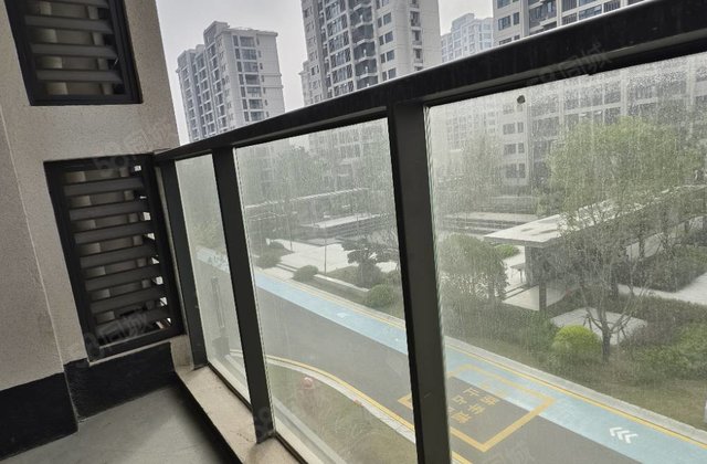 江东四区3室2厅102㎡86万二手房图片