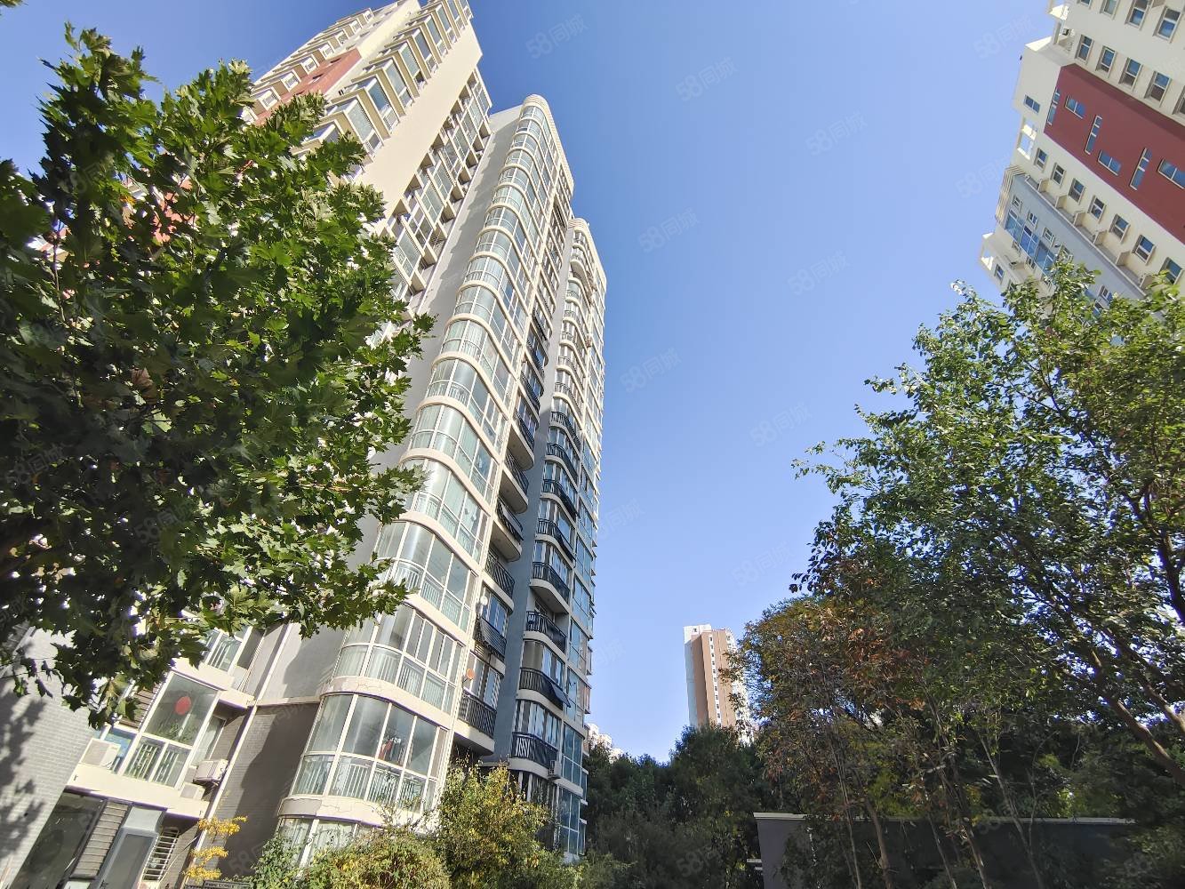 丽景蓝湾a 精装修三室 拎包入住,卓正丽景蓝湾(a区)-保定58同城