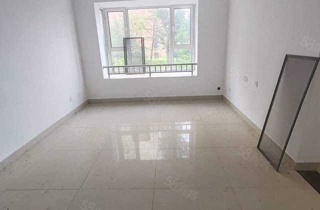 昌庭花园 一楼带院 带下沉 免大税 送车位 电梯洋房