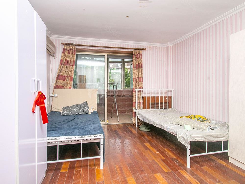 萬(wàn)科公園五號(hào)3室1廳2衛(wèi)122.05㎡東南717萬(wàn)