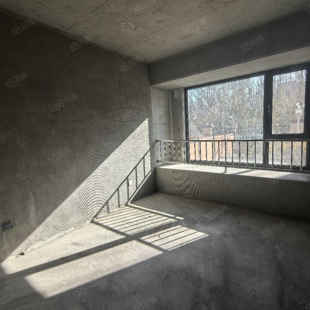 华韵锦园3室2厅2卫140㎡南北98万