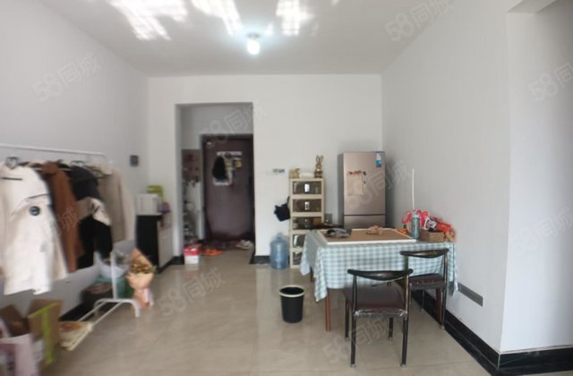 东关国际  老文轩 外国语 一中 商品区