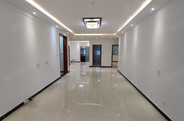 华建一街区 电梯洋房三叶草户型 带小院带下沉 带车位免大税