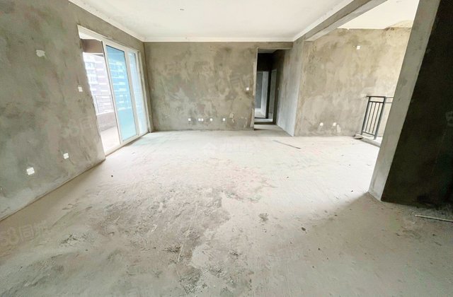 万峰城D区峰景里4室2厅154.08㎡126万二手房图片