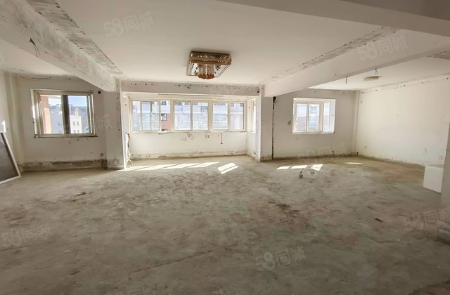 德胜凯旋花园3室2厅151.8㎡63万二手房图片