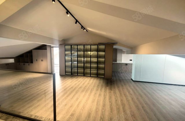 正弘瓴筑4室2厅216.39㎡899万二手房图片