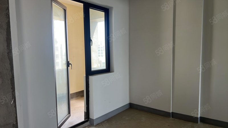 新城悦隽3室2厅2卫129㎡南77万