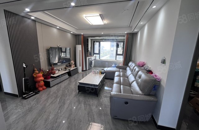 免大税开发区锦绣观邸三室两卫三叶草