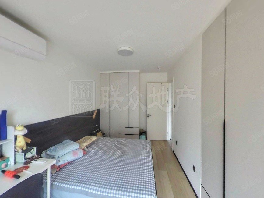 海上?；▓@3室1廳1衛(wèi)96.03㎡西南660萬