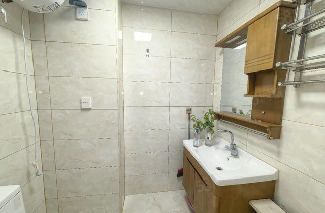 巨鹏国际公寓2室1厅64㎡38万二手房图片