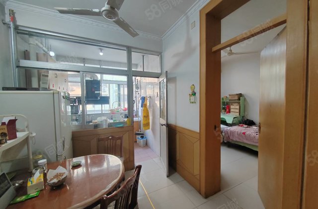 阳光        孝心一楼 大三室双阳台 好停车