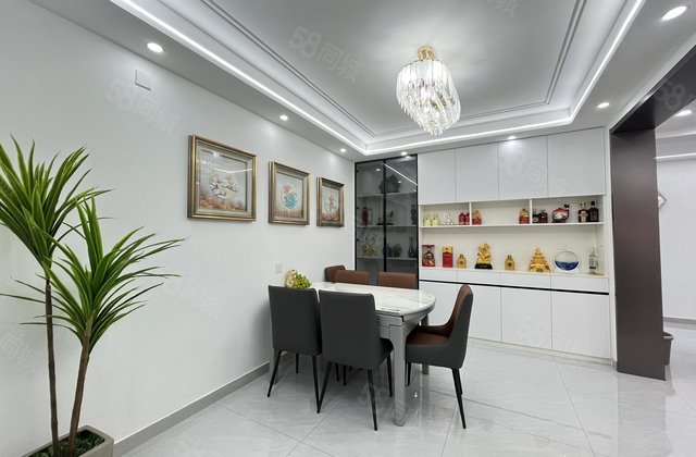 精装婚房未住！靠湖边急售可刀可刀！怡情湾观澜一品名人苑乐园