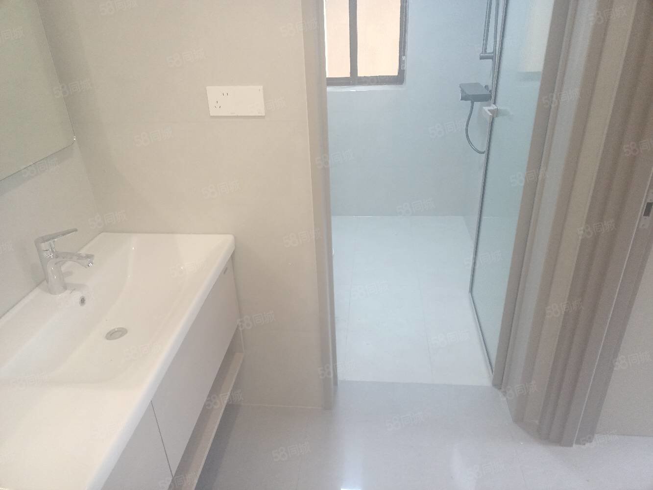 建投泊湾3室2厅2卫132㎡南北108万