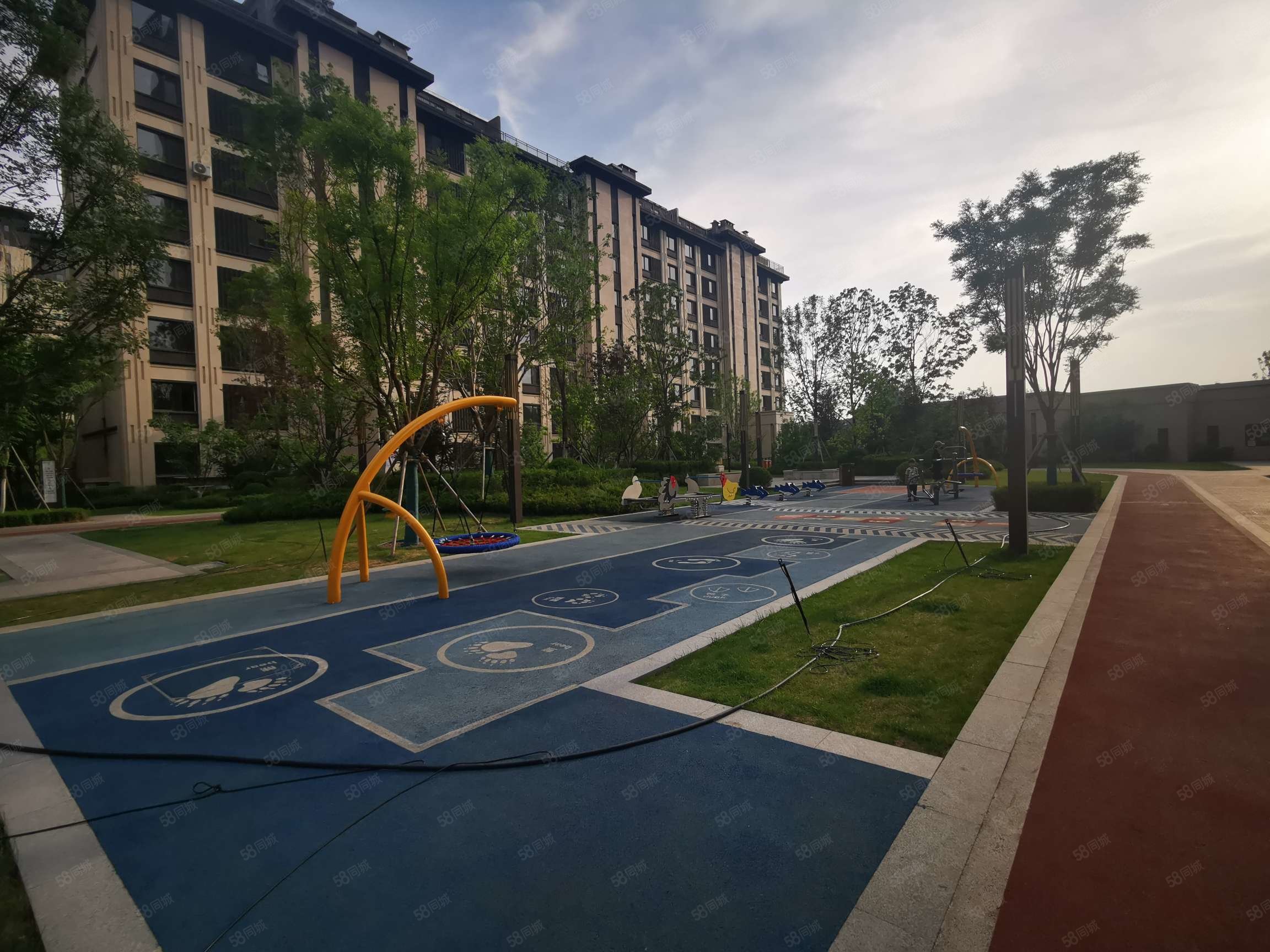 美的瀚悦府3室2厅2卫121.28㎡南北126万