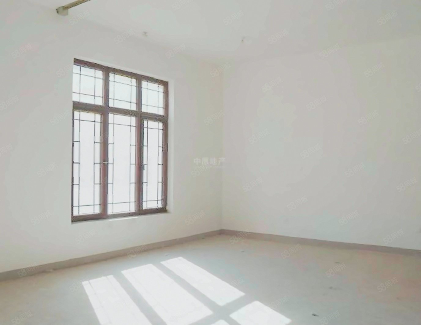 龍湖頤和原著6室3廳5衛(wèi)1096㎡南北18000萬