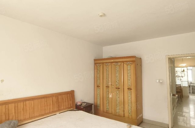 急售嘉明，步梯二楼，三室两厅，免大税，送地上车库。