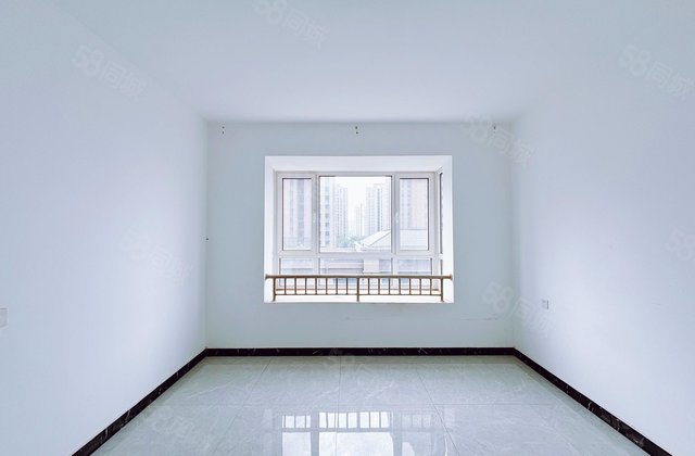 民生8号院 四室 好楼层 单价6000多