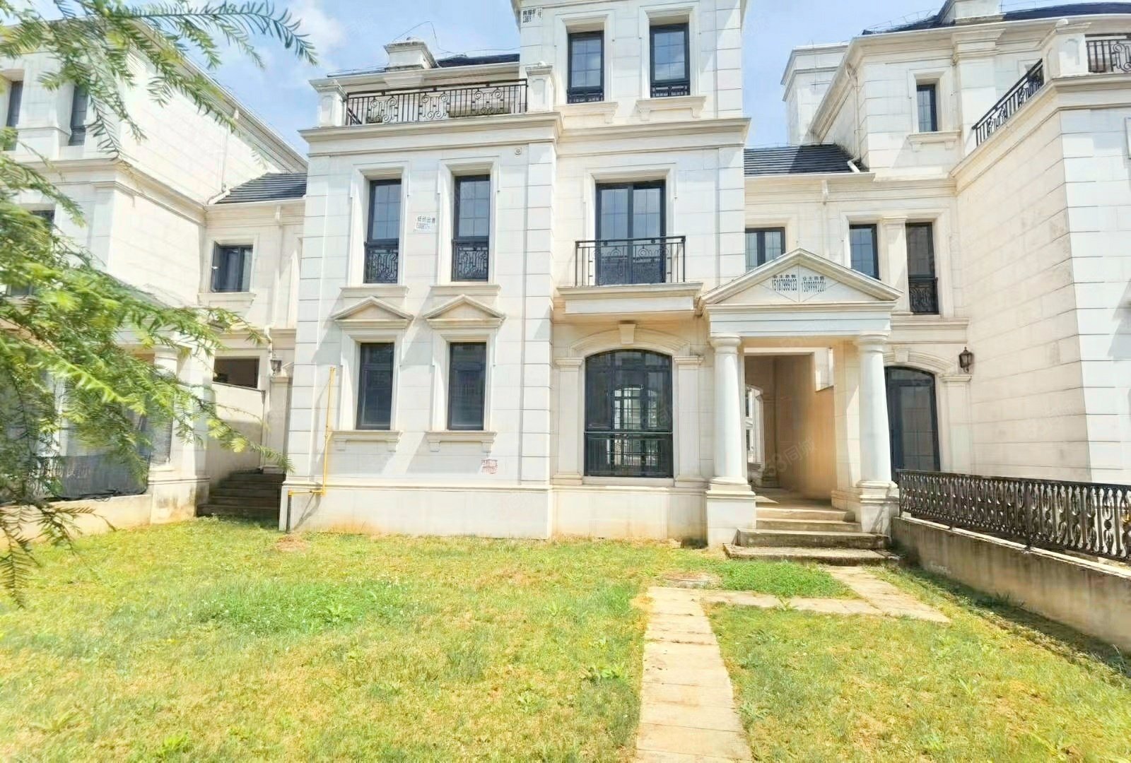 联排别墅 豪装700万 都铎城邦 恒大云玺,俊发滇池one3组团-昆明58同城