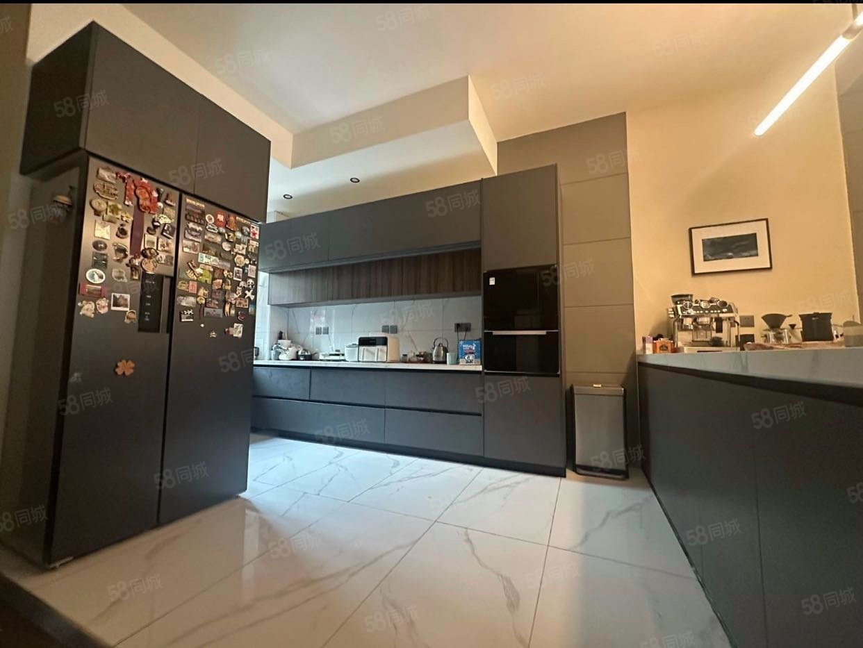 中建紅杉溪谷(東區(qū))8室3廳4衛(wèi)205.82㎡南北1700萬