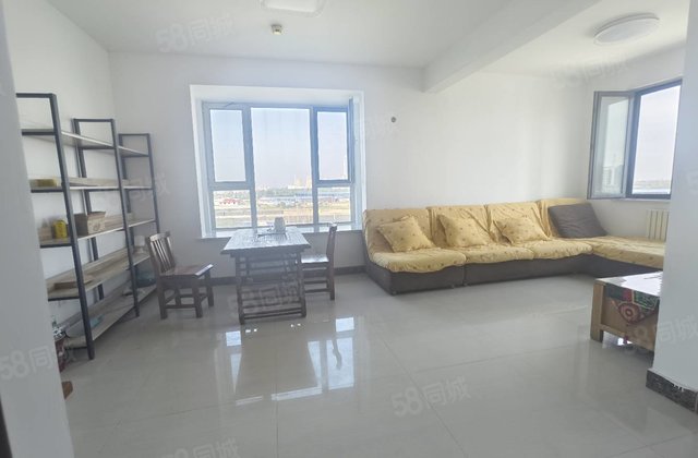 房东急售 西边户 很通透 免大税 诚心出 站前街的 保证真实