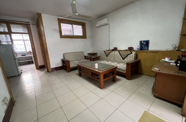 湖边！青年林！鼎舜花园！家属院！步梯一楼！停车方便！看房方便